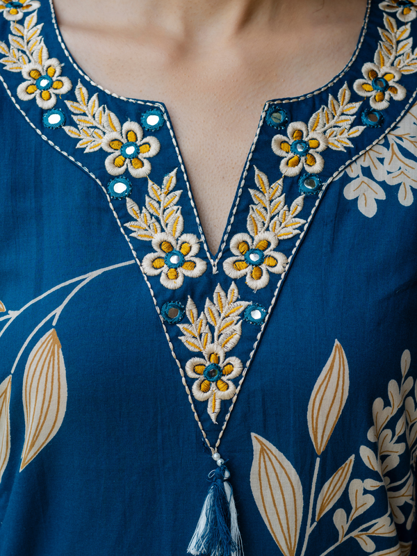 Women  Blue  Floral Printed V-Neck  Pure Cotton embroidered Kurta dupatta set